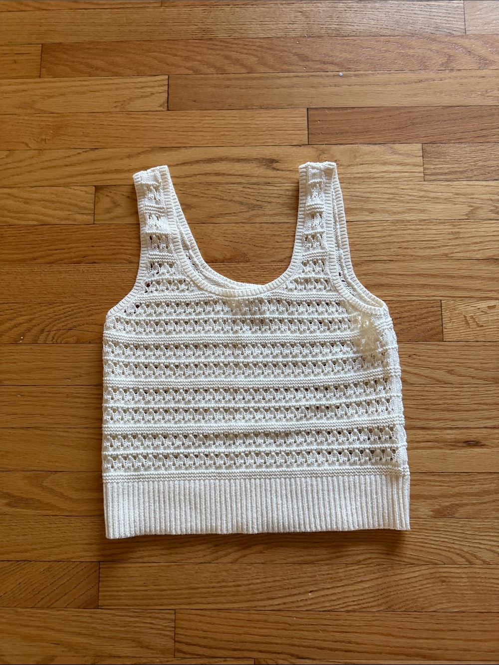 100% cotton Crochet Knit Tank Top Women size M cream color open weave breathable